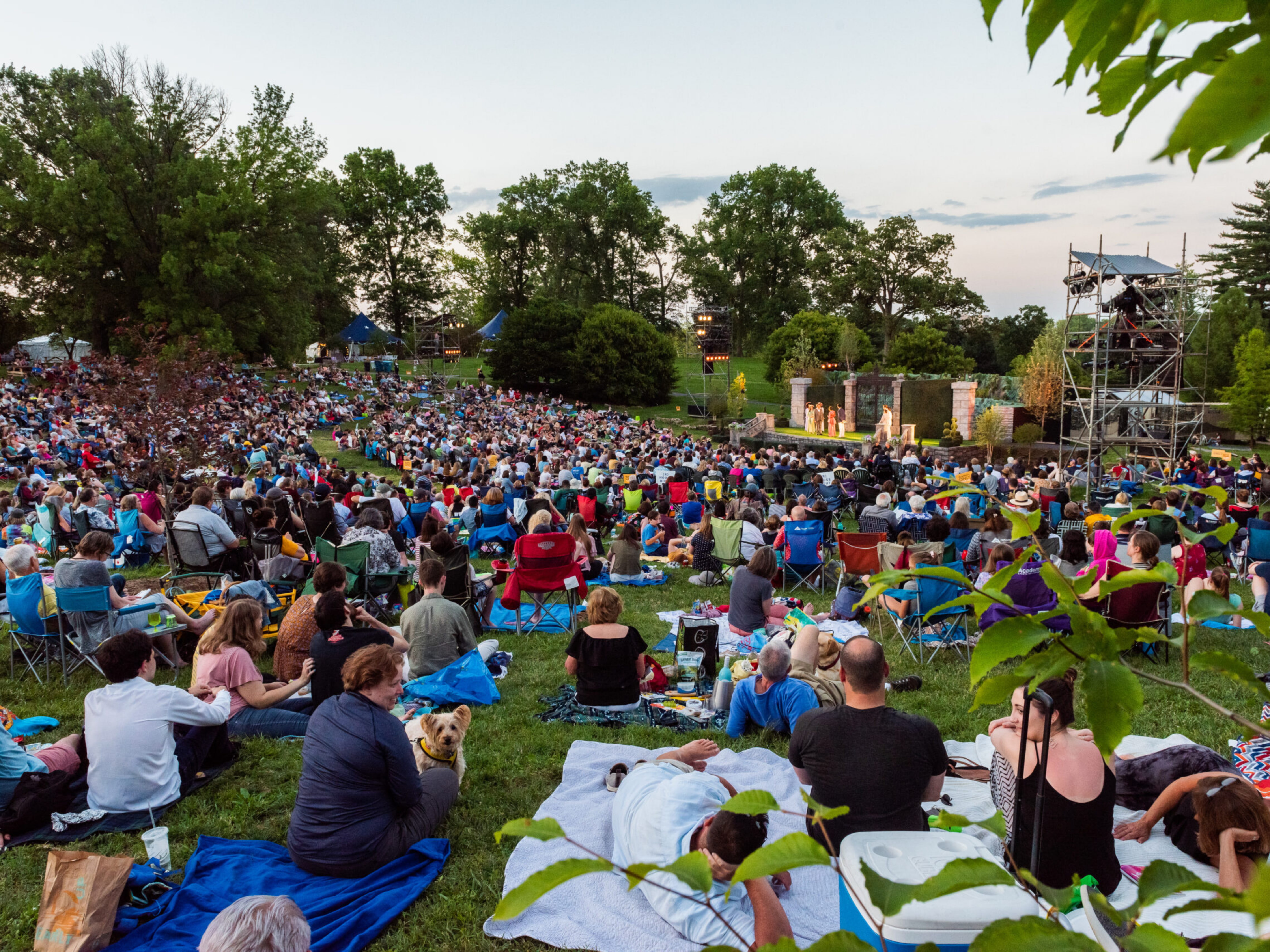 1990s — Performing arts